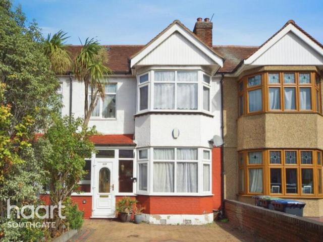 House for sale in Edmonton, Greater London