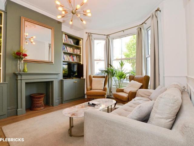 House for sale in Brondesbury Park, Greater London