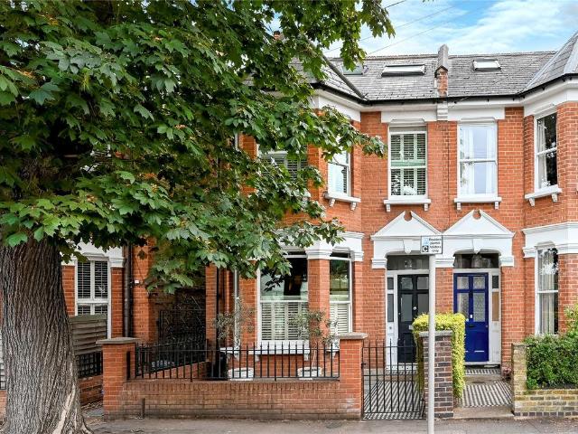 House for sale in St Margarets, Greater London