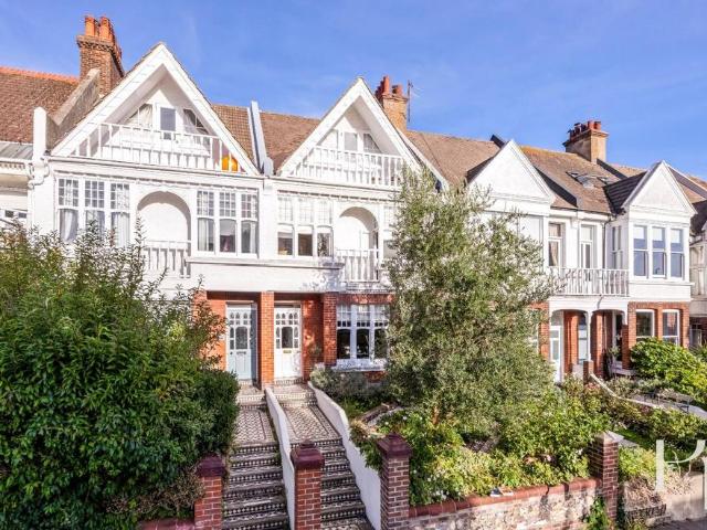 House for sale in Round Hill, Brighton