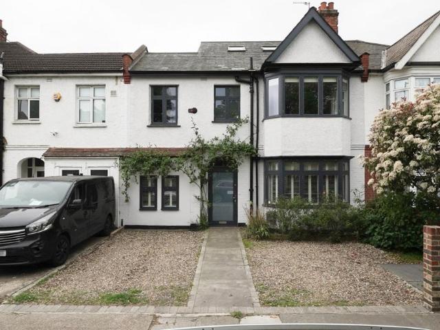 House for sale in Harlesden, Greater London