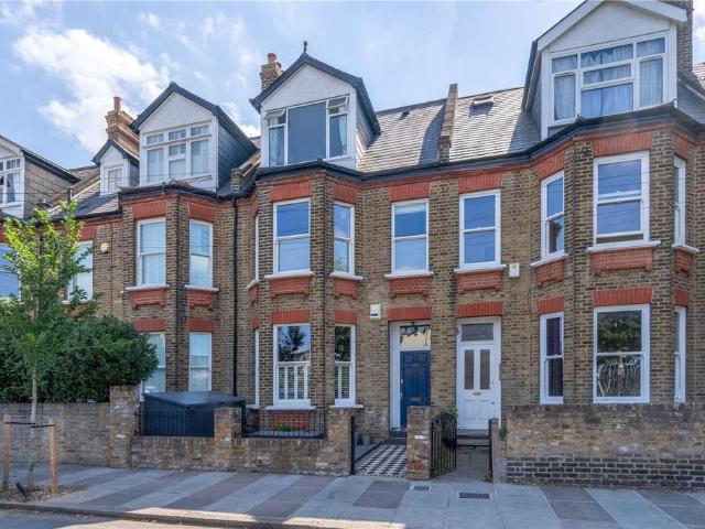 House for sale in St Margarets, Greater London
