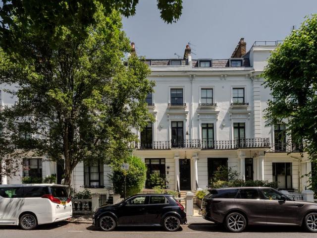 House for sale in Kensal Town, Bayswater