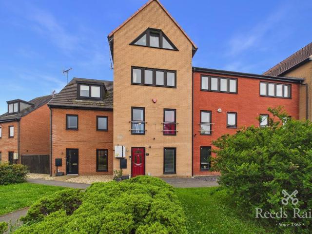 House for sale in Laughton Common, Dinnington