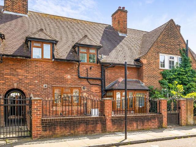 House for sale in Shepherd's Bush, Greater London