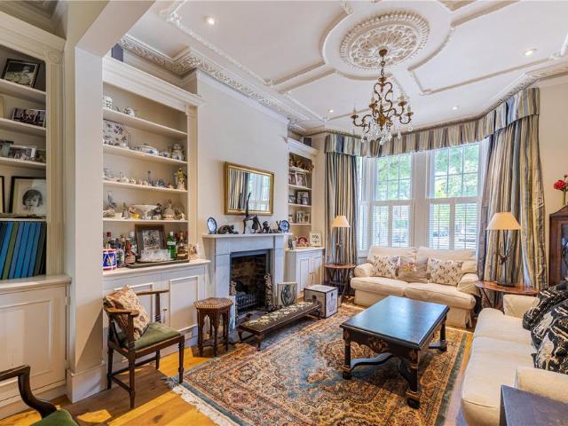House for sale in Battersea, Greater London