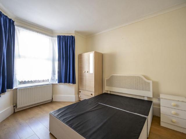 House for sale in Plaistow, Greater London