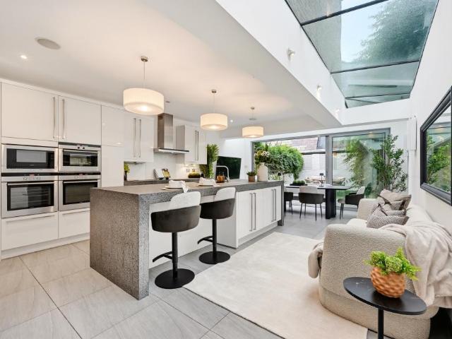House for sale in London Borough of Hammersmith and Fulham, Greater London