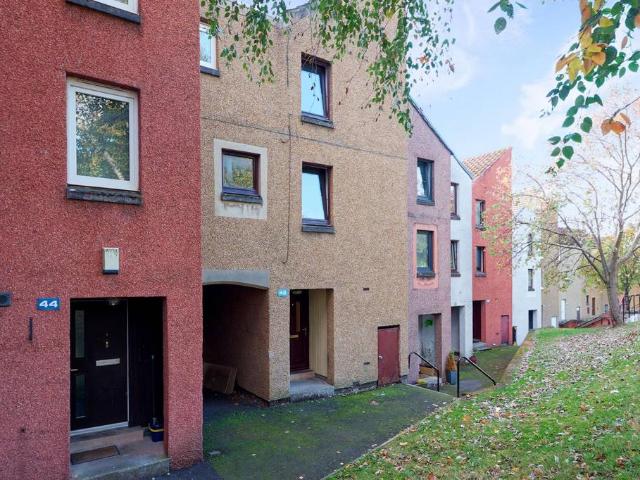 House for sale in Baxter Park, Dundee