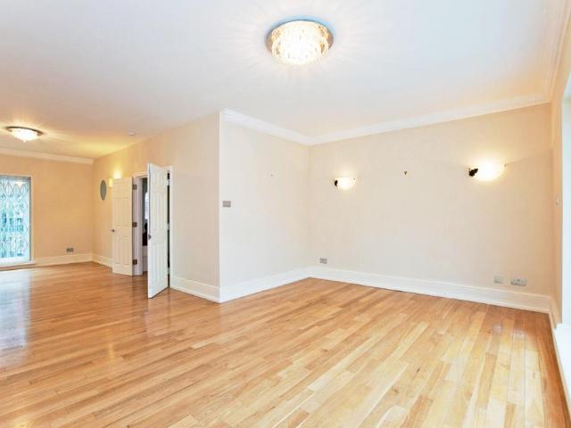 House for sale in South Hampstead, Greater London
