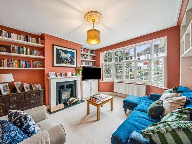 House for sale in Summerstown, Greater London