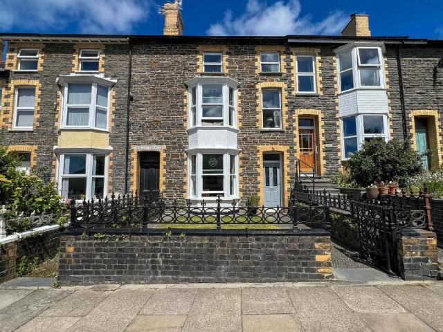 House for sale in Waun Fawr, Wales