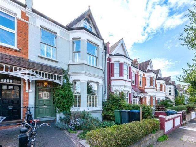 House for sale in Harlesden, Greater London