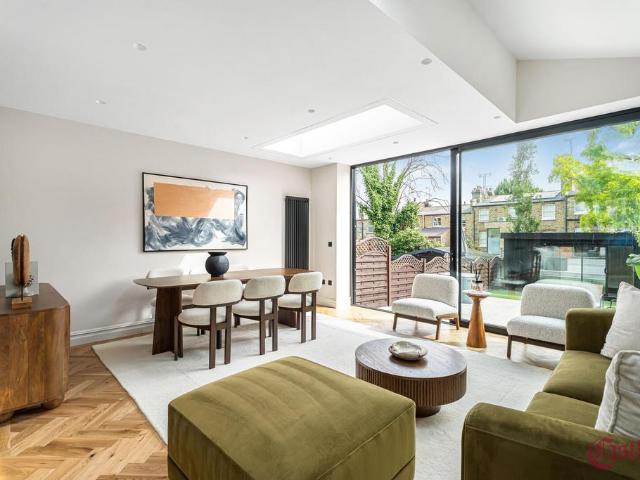 House for sale in Crouch End, Greater London