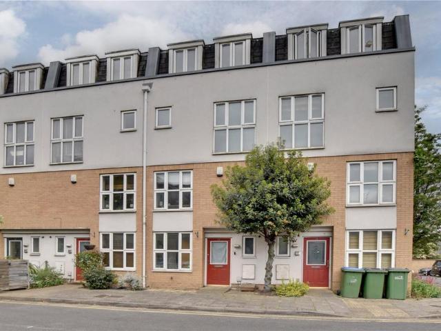 House for sale in Greater London