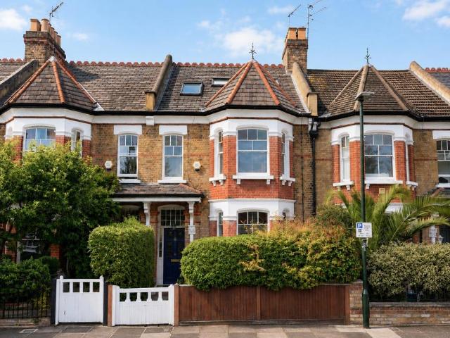 House for sale in Mortlake, Greater London