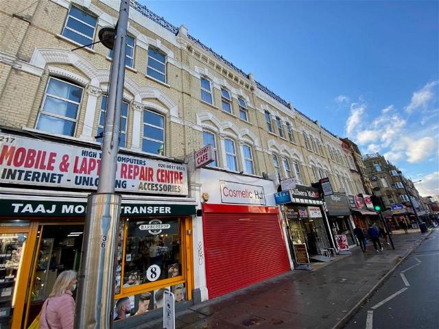House for sale in Kilburn, Greater London