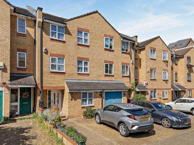 House for sale in Isle Of Dogs, Greater London
