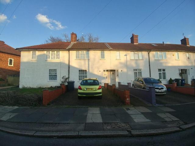 House for sale in Burnt Oak, Greater London