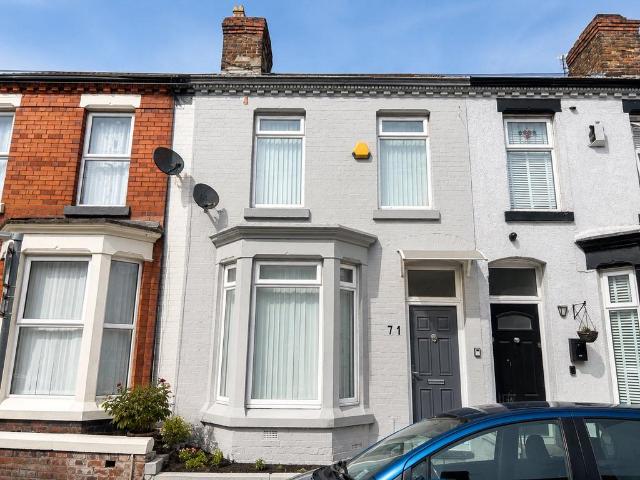 House for sale in Calderstones
