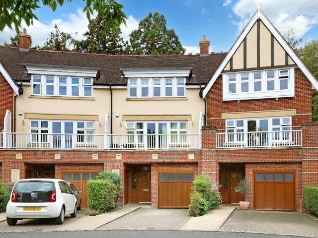 House for sale in Beaconsfield, Penn Bottom