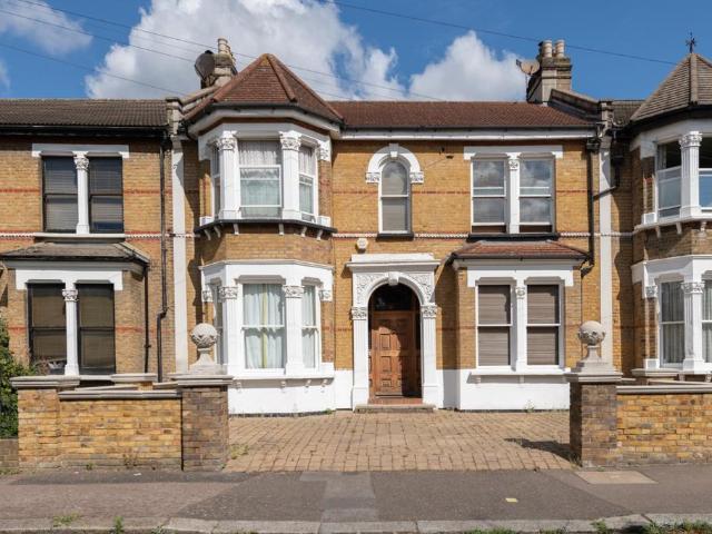 House for sale in Leytonstone, Greater London