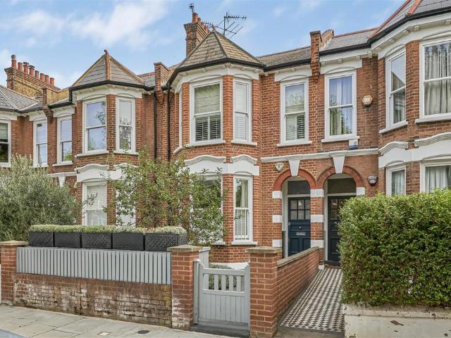 House for sale in North Kensington, Greater London