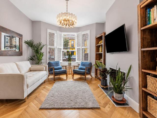 House for sale in The Gardens, Greater London