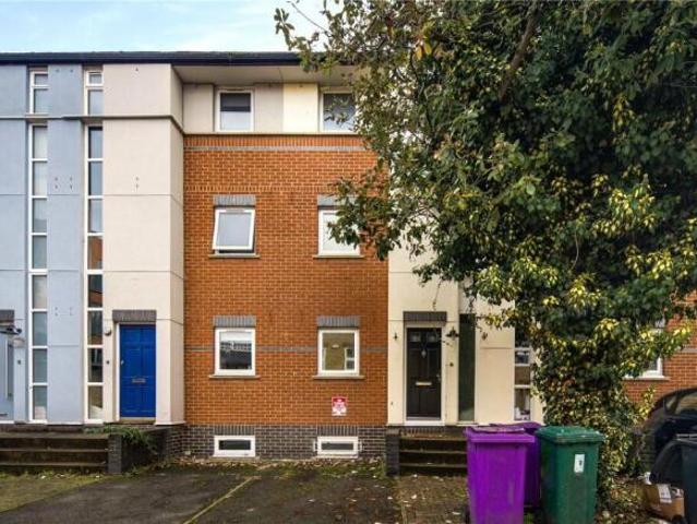 House for sale in Old Ford, Bow