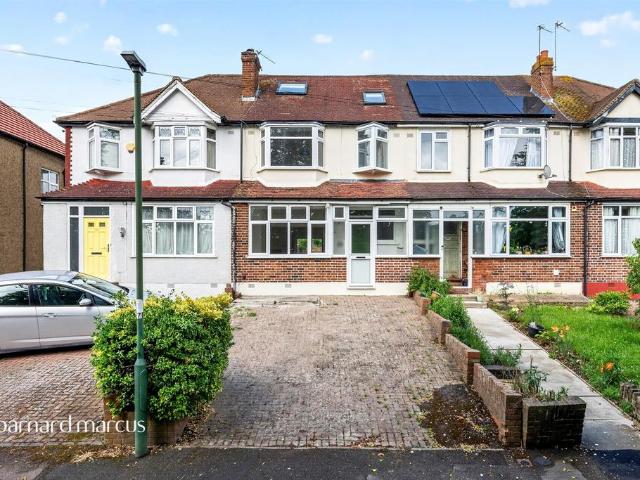 House for sale in Worcester Park, Greater London