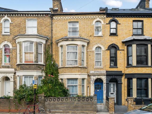 House for sale in Stockwell Park, Greater London