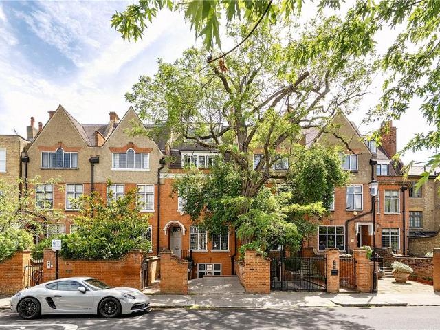 House for sale in Kensington, Greater London