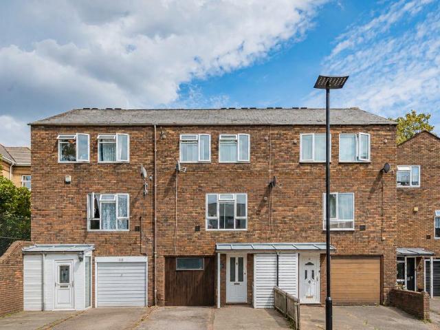 House for sale in London Borough of Hounslow, Spring Grove