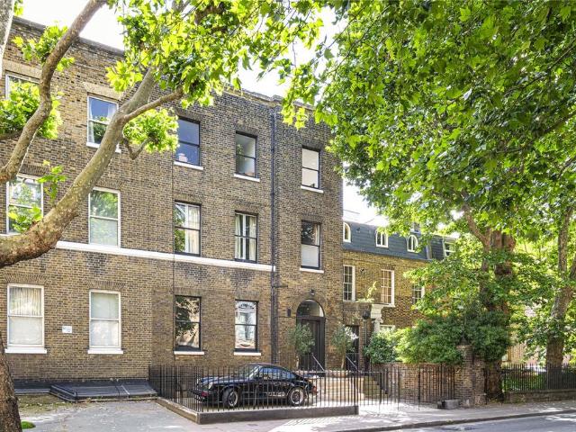 House for sale in Old Kent Road, Greater London