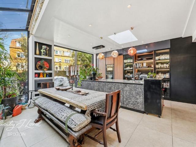 House for sale in Loughborough Junction, Greater London