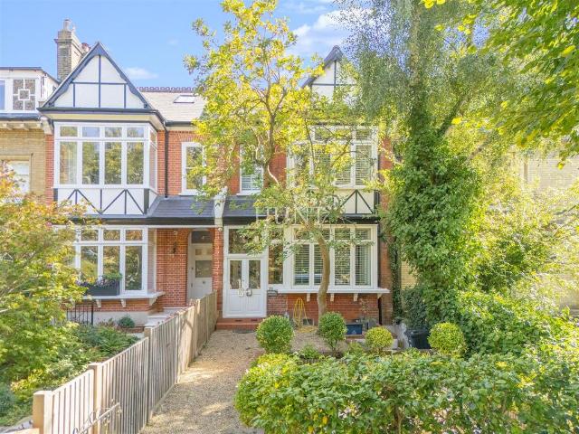 House for sale in Woodford Green, Greater London