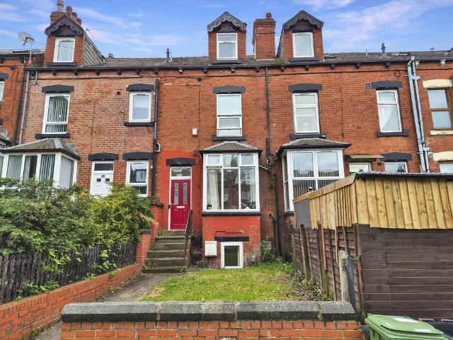 House for sale in Hyde Park, West Yorkshire