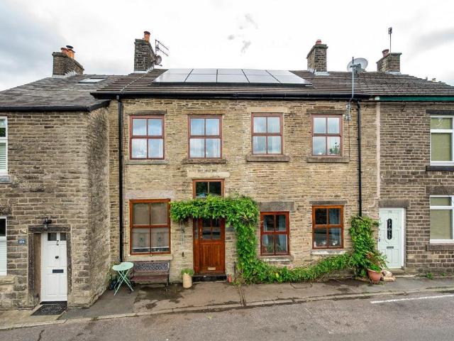 House for sale in Buxworth, Charlesworth