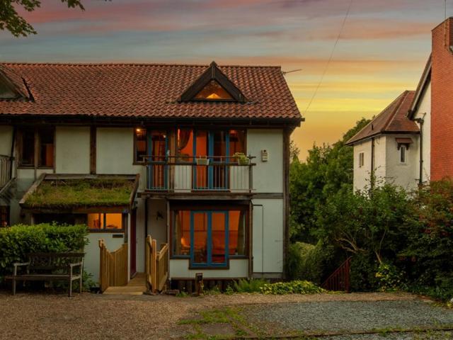 House for sale in Chapel Allerton, West Yorkshire
