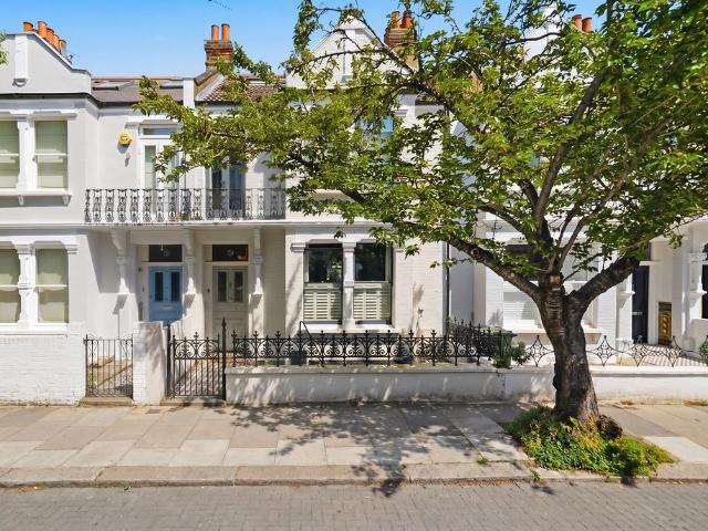 House for sale in London Borough of Hammersmith and Fulham, Greater London