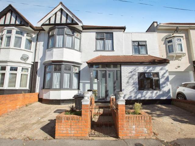 House for sale in London Borough of Redbridge, Greater London