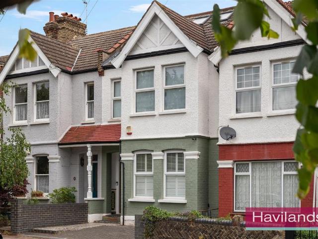 House for sale in Palmers Green, Greater London