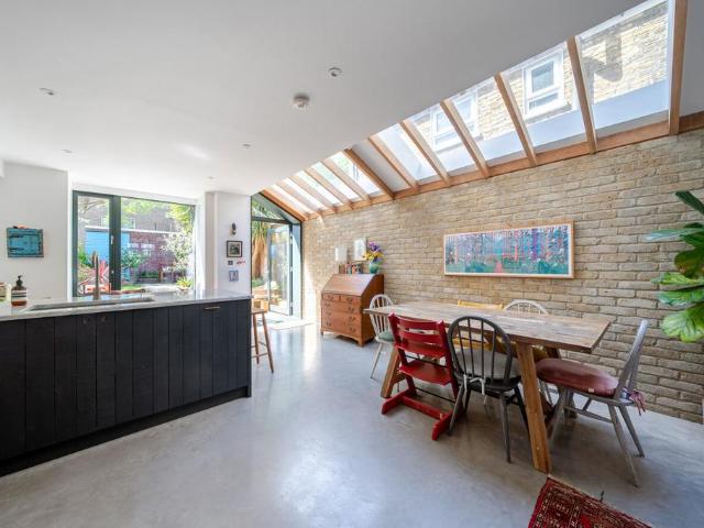 House for sale in Stockwell Park, Greater London