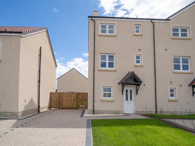 House for sale in Millerhill, Scotland