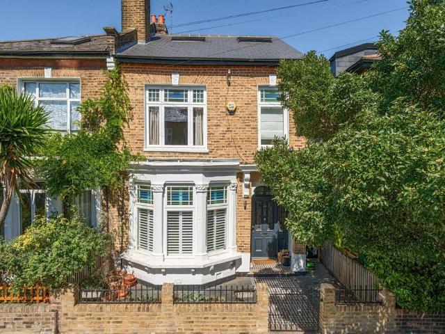 House for sale in East Dulwich, Greater London