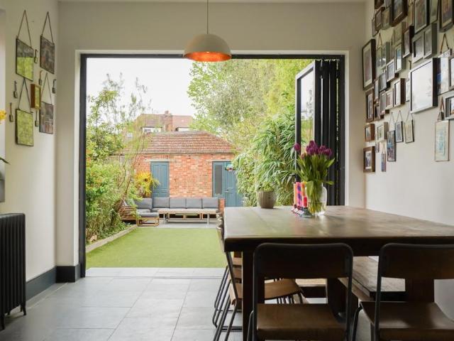 House for sale in Brondesbury, Greater London