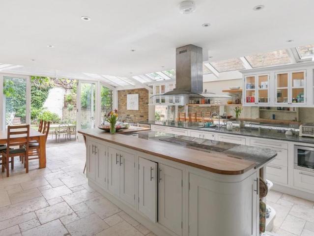 House for sale in Fulham, Sands End