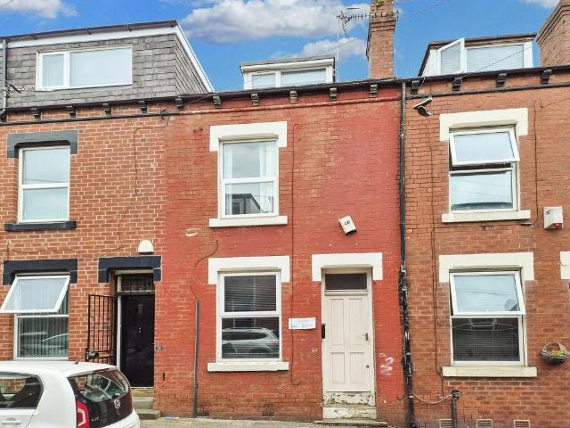 House for sale in Hyde Park, West Yorkshire