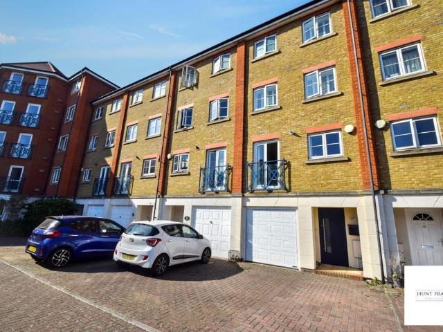 House for sale in Sovereign Harbour, Eastbourne