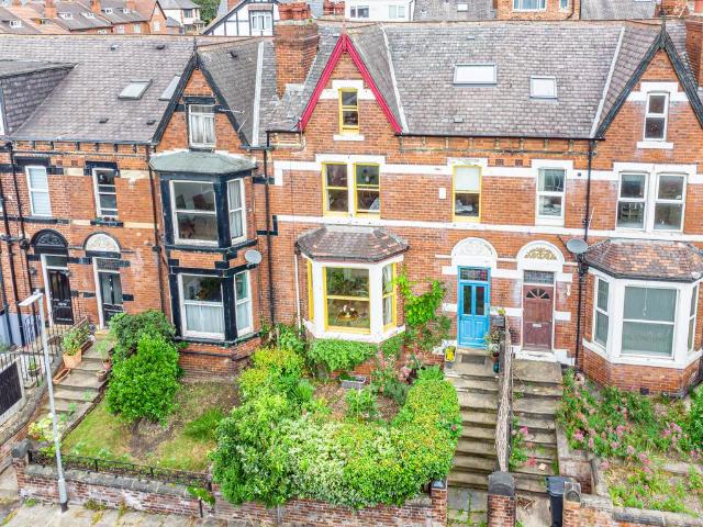 House for sale in Harehills, West Yorkshire